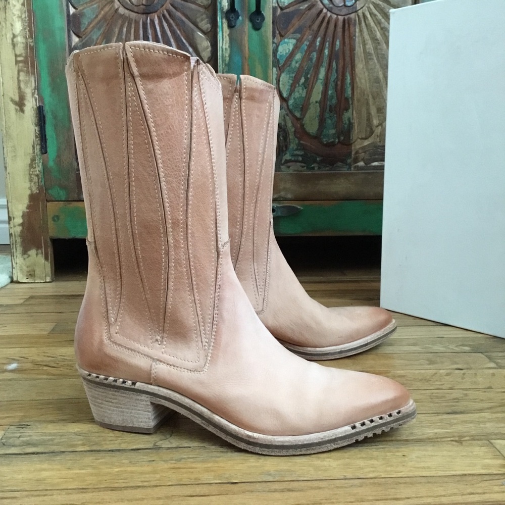 NIB Caria Italian Leather boots